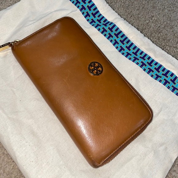 Tory Burch Wallet - Picture 2 of 6